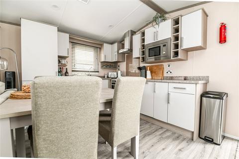 3 bedroom park home for sale, Shorefield, Shorefield Country Park, Downton, Hampshire, SO41