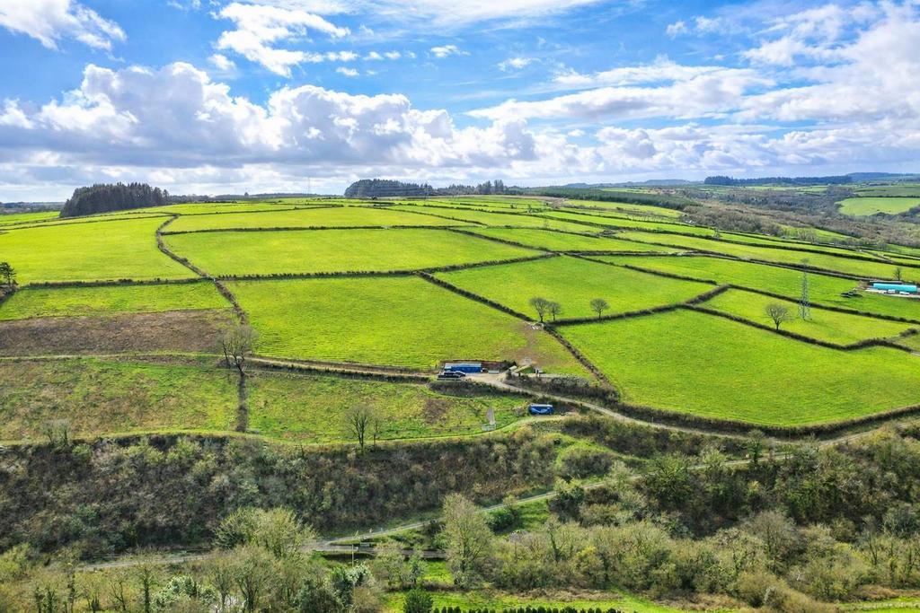Land at Penclawdd uchaf enchanced.png
