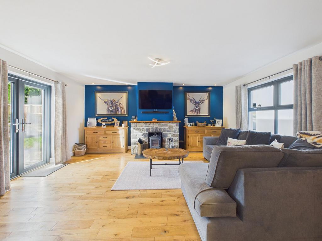 Lounge Dining Room