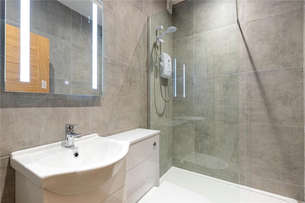 Shower Room 4