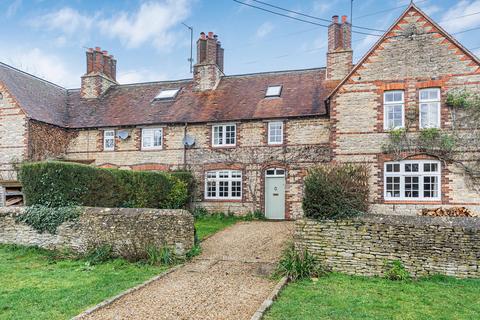 3 bedroom terraced house for sale, Bainton Road, Bicester, OX27