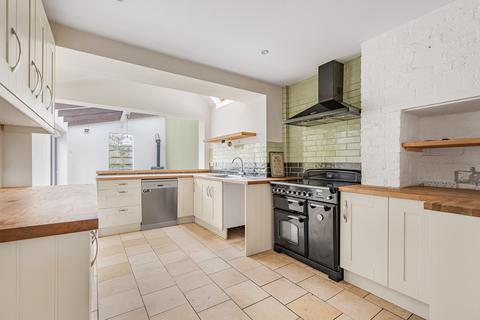 3 bedroom terraced house for sale, Bainton Road, Bicester, OX27