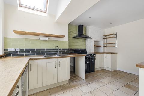 3 bedroom terraced house for sale, Bainton Road, Bicester, OX27