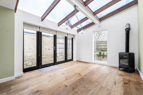 3 bedroom terraced house for sale, Bainton Road, Bicester, OX27