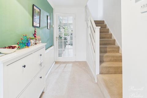 4 bedroom semi-detached house for sale, Swan Close, Buckingham, Buckinghamshire, MK18