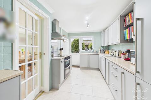 4 bedroom semi-detached house for sale, Swan Close, Buckingham, Buckinghamshire, MK18