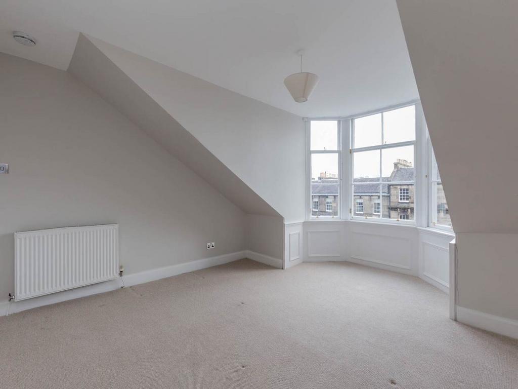 56070 Howe St -005