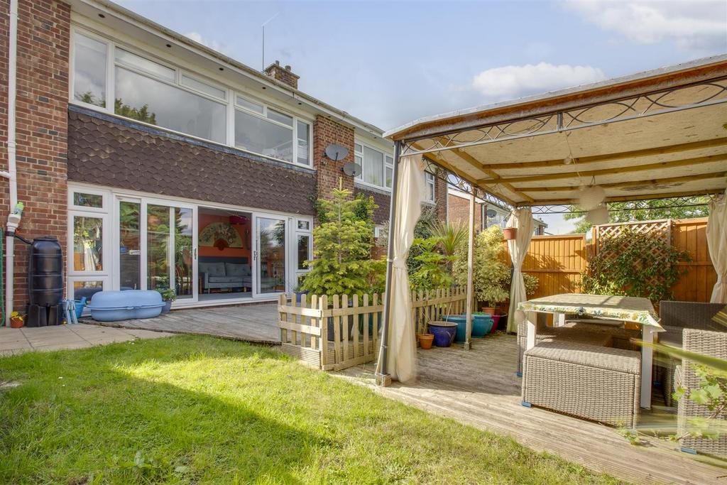 15 Longland Way, HP12 3 UN-12.jpg