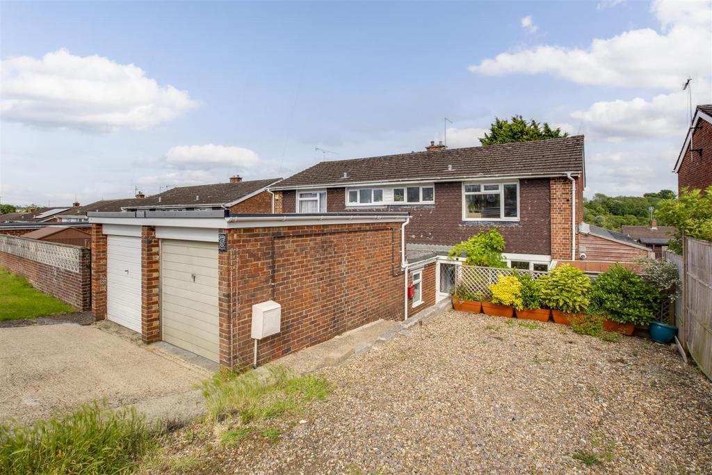 15 Longland Way, HP12 3 UN-15.jpg
