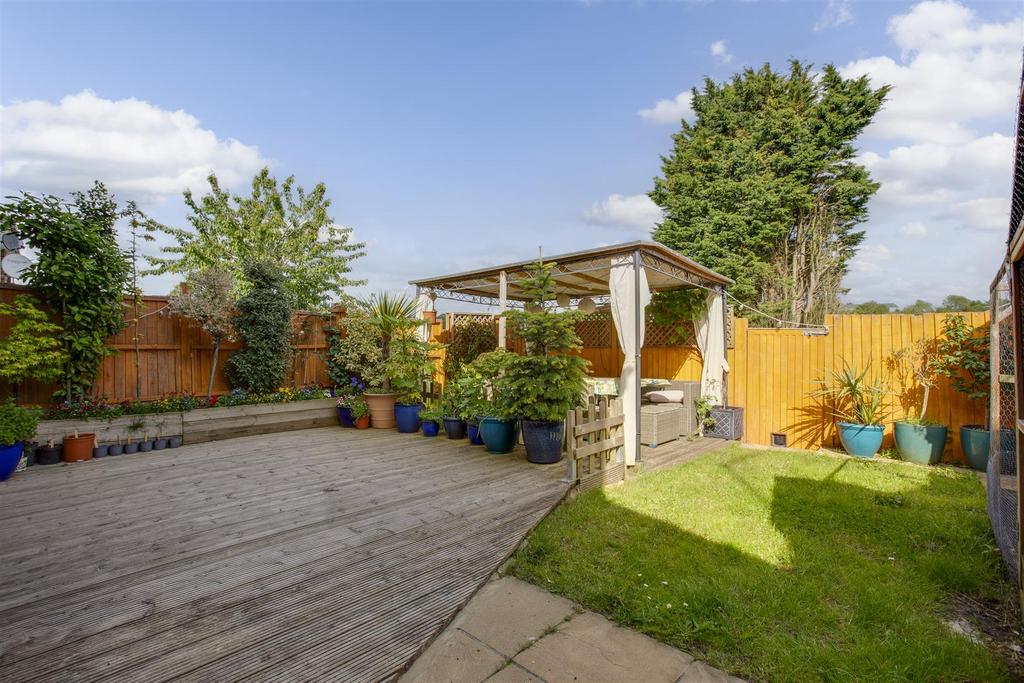 15 Longland Way, HP12 3 UN-11.jpg