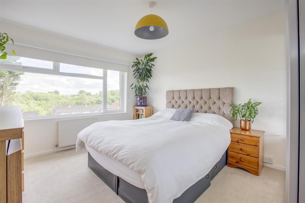 15 Longland Way, HP12 3 UN-2.jpg