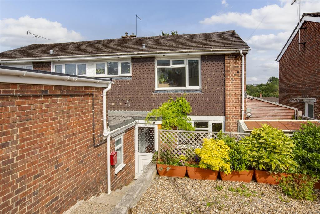 15 Longland Way, HP12 3 UN-14.jpg
