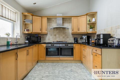 6 bedroom detached house for sale, Copt Royd Grove, Yeadon, Leeds
