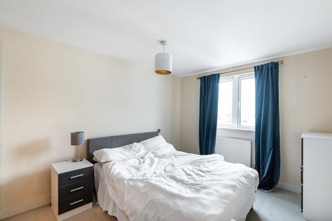 2 bedroom flat to rent, Stane Grove, Clapham, London, SW9