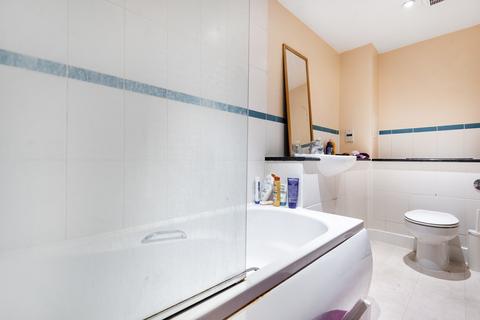 2 bedroom flat to rent, Stane Grove, Clapham, London, SW9