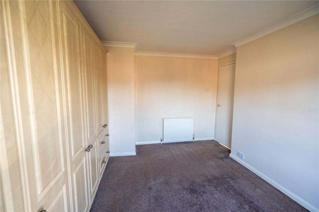 Bedroom 1 (2)