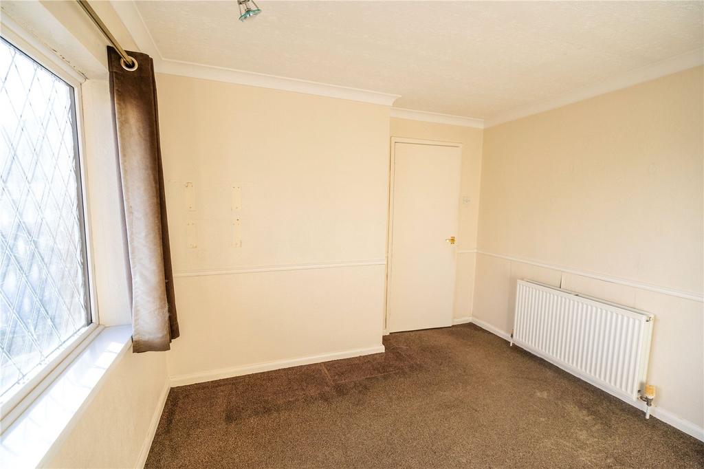Bedroom 2 (2)
