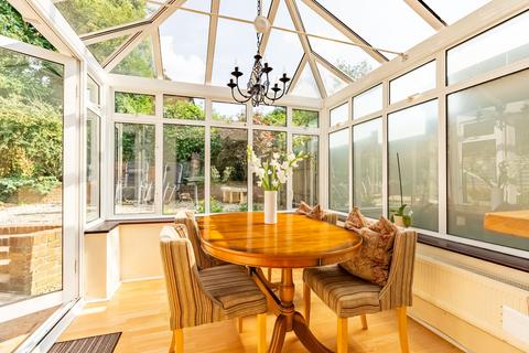 3 bedroom end of terrace house to rent, Regent Close, Hertfordshire AL4
