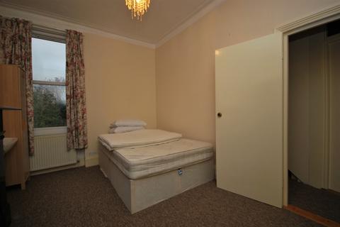 1 bedroom flat to rent, Hillcourt Road London SE22