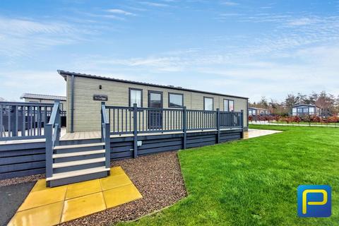 2 bedroom lodge for sale, Barmoor Castle  Country Park, Lowick, Berwick-upon-Tweed, Northumberland, TD15 2TR
