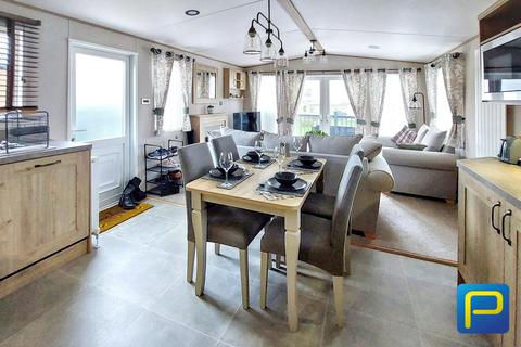 2 bedroom lodge for sale, Barmoor Castle  Country Park, Lowick, Berwick-upon-Tweed, Northumberland, TD15 2TR