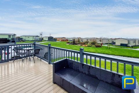 2 bedroom lodge for sale, Barmoor Castle  Country Park, Lowick, Berwick-upon-Tweed, Northumberland, TD15 2TR