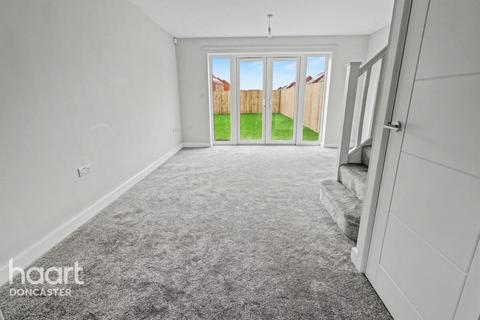 2 bedroom semi-detached house for sale, Hurst Avenue, Doncaster
