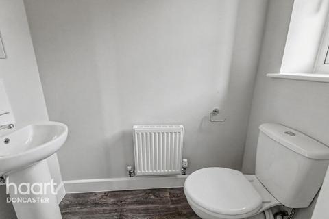 2 bedroom semi-detached house for sale, Hurst Avenue, Armthorpe, Doncaster