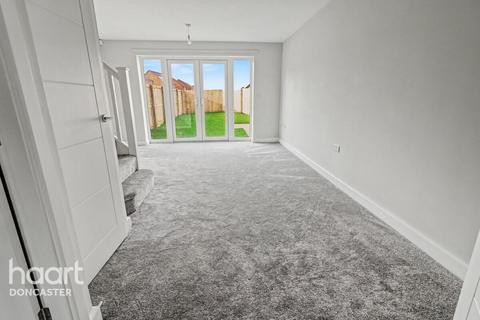 2 bedroom semi-detached house for sale, Hurst Avenue, Armthorpe, Doncaster