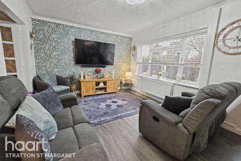 3 bedroom end of terrace house for sale, Sandgate, Swindon