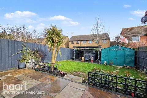 3 bedroom end of terrace house for sale, Sandgate, Swindon