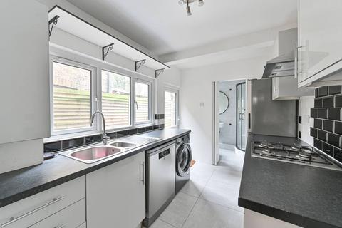 3 bedroom flat to rent, Church Road, Mitcham, CR4