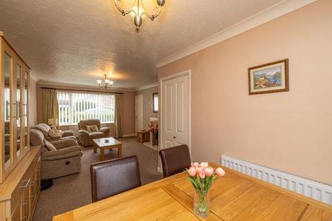3 bedroom semi-detached house for sale, Greenlands Avenue, Doncaster, DN11