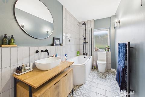 2 bedroom flat for sale, Portman House, George Street, Aylesbury