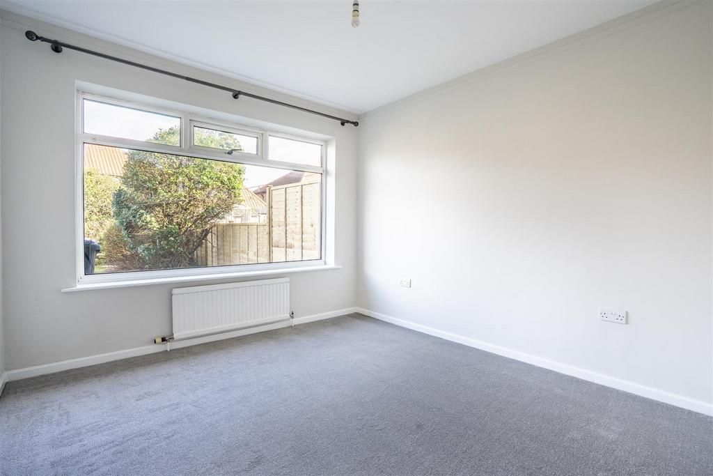 13 Pinelands Way-5.jpg