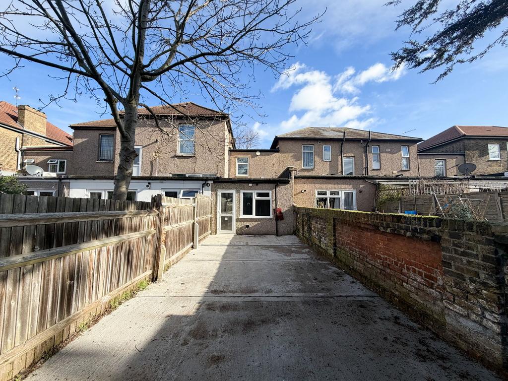 Mansfield Rd IG1