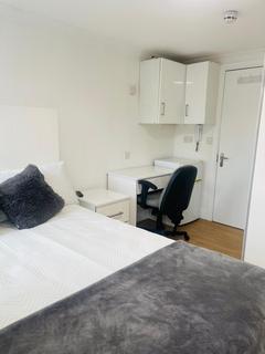 1 bedroom in a house share to rent, Bellclose Road, West Drayton UB7