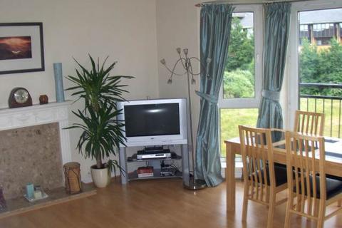 2 bedroom flat to rent, Halliard Court, Schooner Way, Cardiff Bay