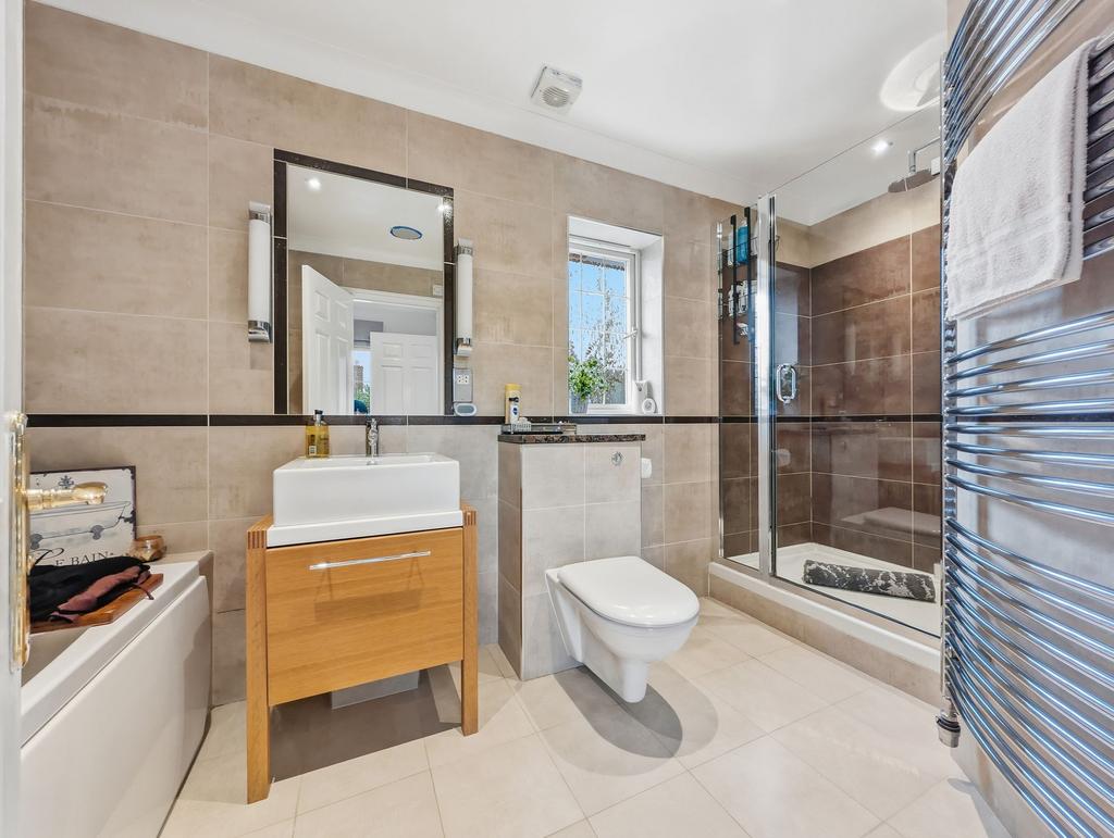 En-suite Bathroom
