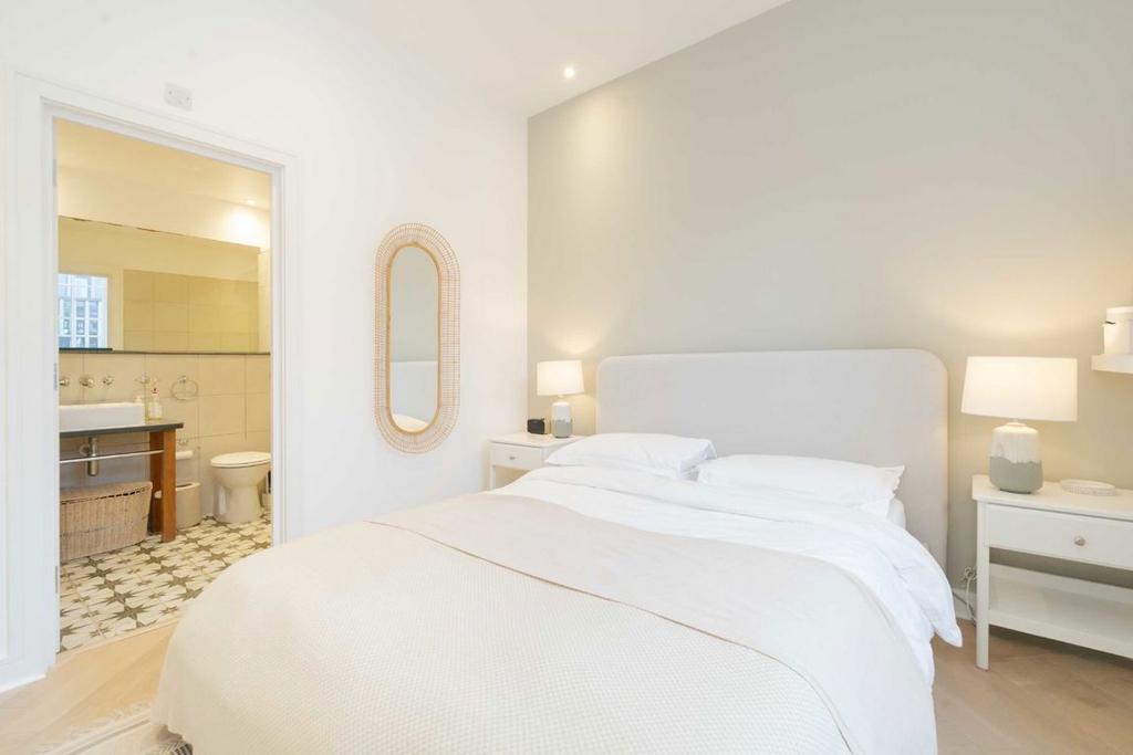 En suite bedroom, en suite