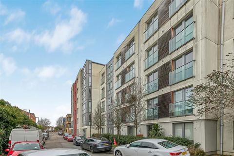 1 bedroom flat to rent, Orchard Road, London TW9