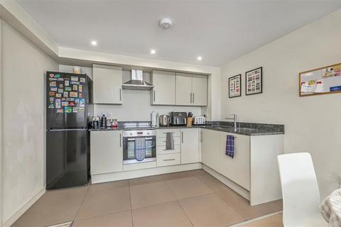 1 bedroom flat to rent, Orchard Road, London TW9