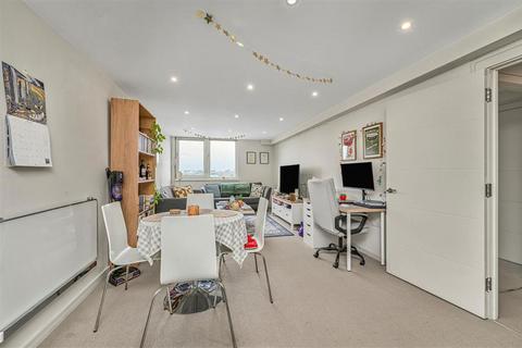 1 bedroom flat to rent, Orchard Road, London TW9