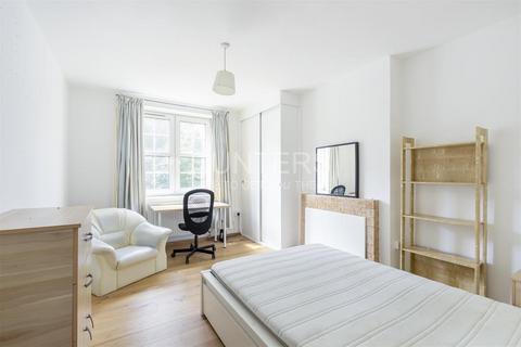 3 bedroom flat to rent, Percival Street, London EC1V