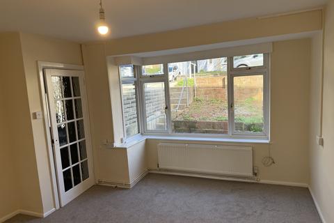 3 bedroom semi-detached house to rent, Sandringham Road, Newton Abbot TQ12