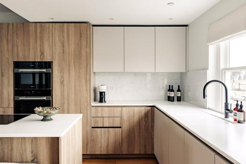 3 bedroom apartment for sale, Roland Gardens, South Kensington, SW7