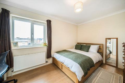 1 bedroom flat for sale, Woodger Road, London W12