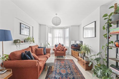 3 bedroom house to rent, Lime Street, Walthamstow E17