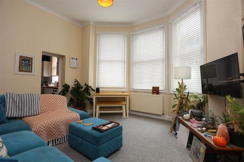 2 bedroom flat to rent, Alexandra Villas, Brighton