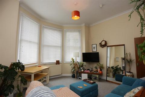2 bedroom flat to rent, Alexandra Villas, Brighton